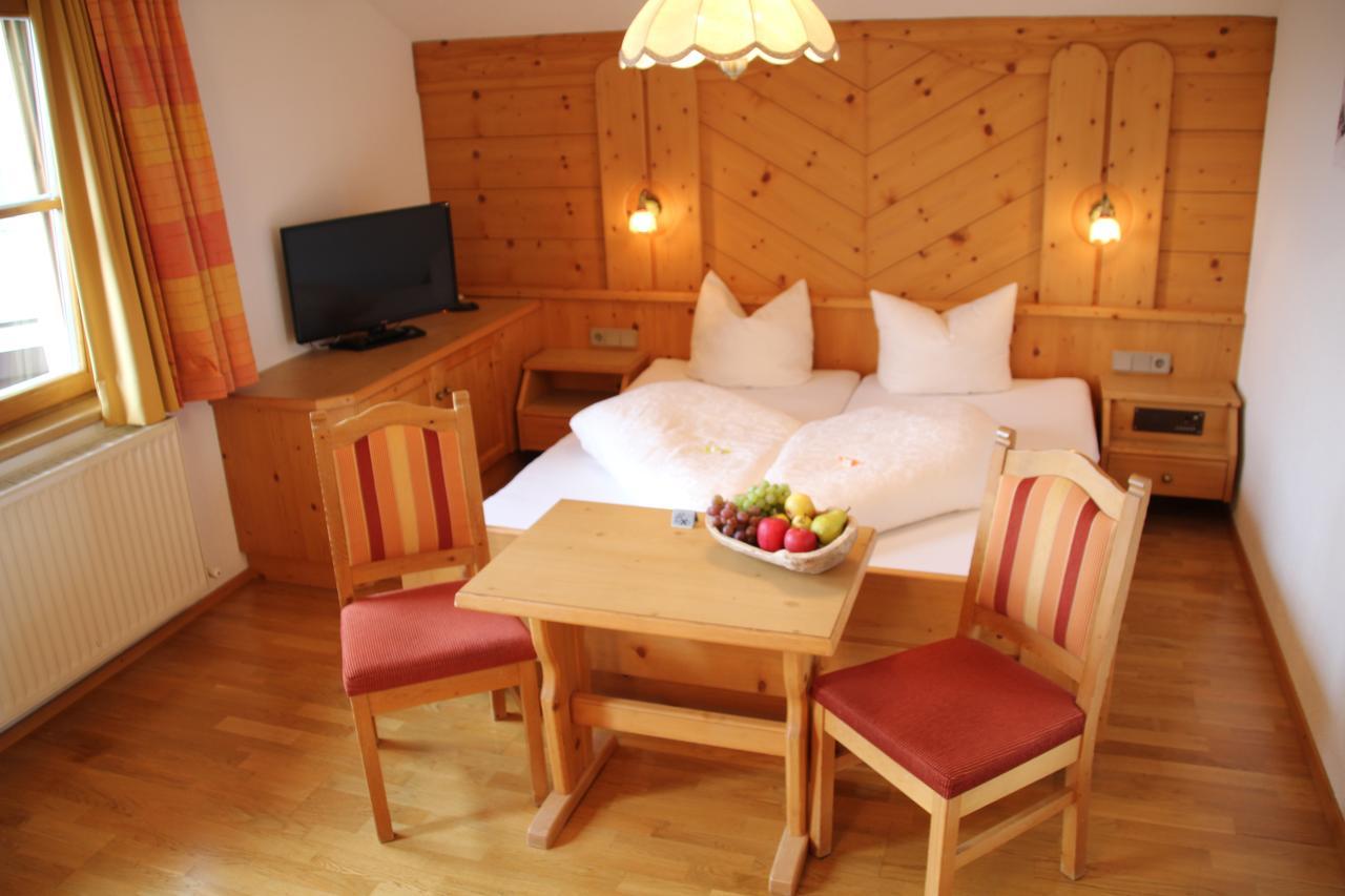 Hotel Garni Apart Elfriede Fiss Exterior photo